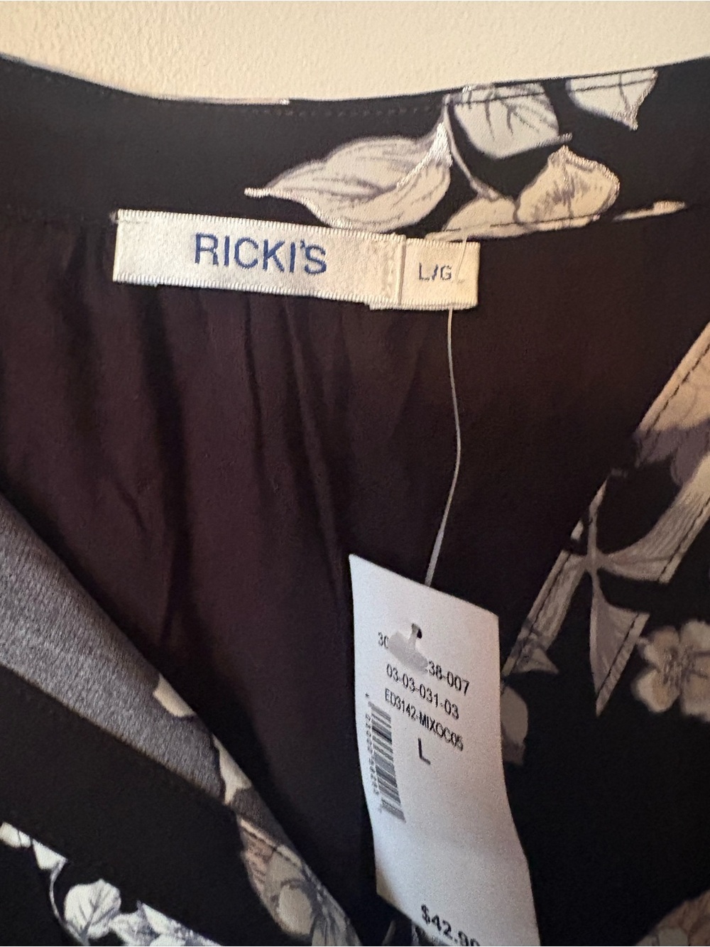 Rickis top large - Picture 2 of 2